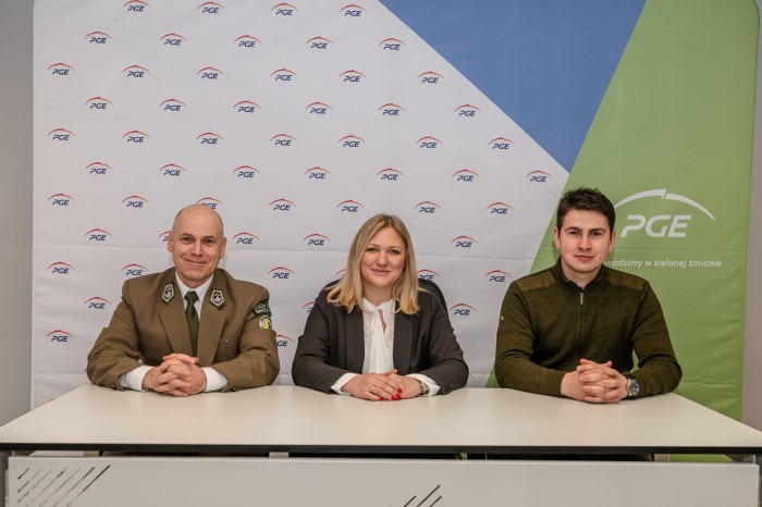 pge-wsparla-montaz-paneli-fotowoltaicznych-w-biebrzanskim-parku-narodowym