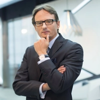 Dr Piotr Stolarczyk PGE